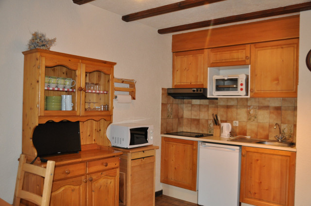 _lv_images__lot_0000000119_04_8458613