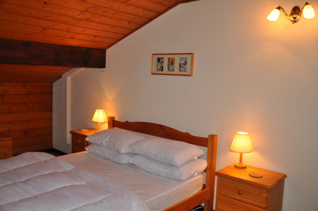 _lv_images__lot_0000000119_06_8458615