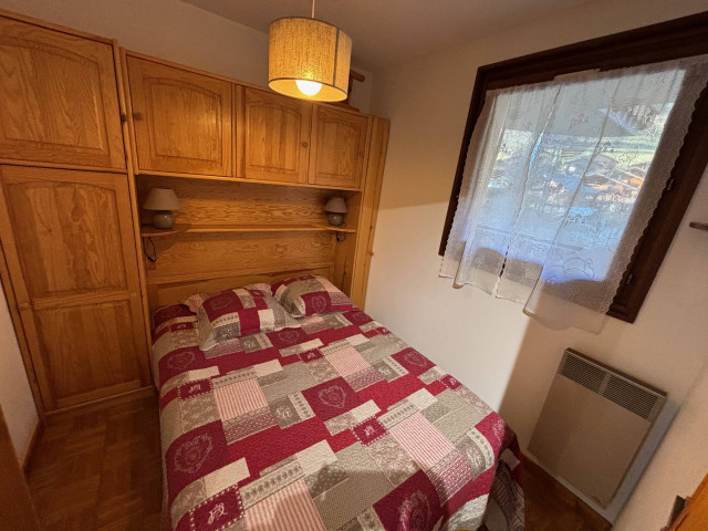 _lv_images__lot_0000000124_09_8311870