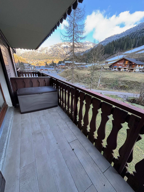 _lv_images__lot_0000000124_12_8324598