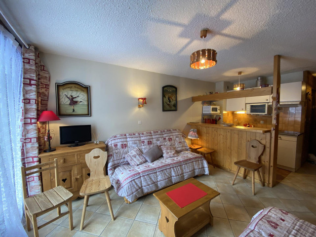 _lv_images__lot_0000000126_01_8231158