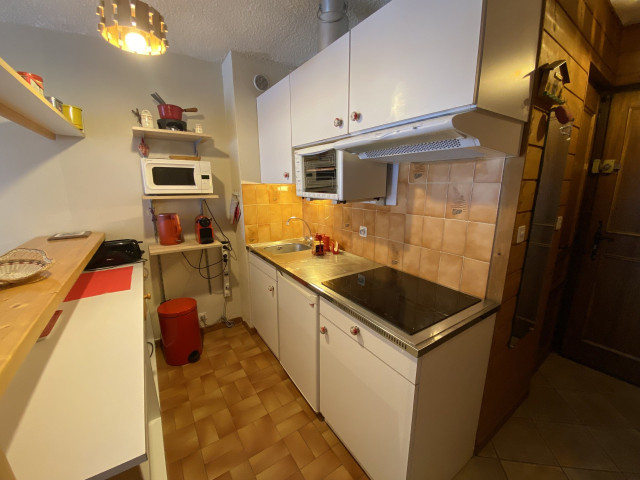 _lv_images__lot_0000000126_07_8341771