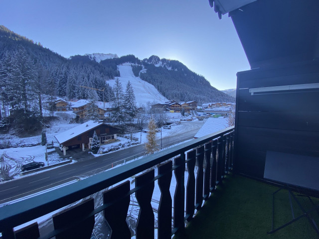 _lv_images__lot_0000000127_05_8593677