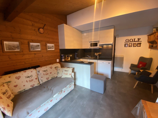 _lv_images__lot_0000000129_09_8222269