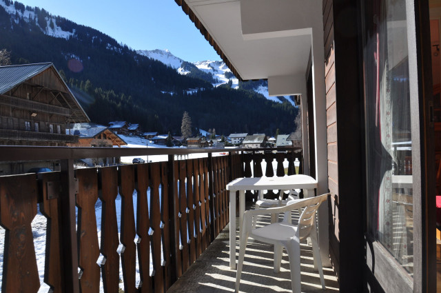 _lv_images__lot_0000000130_03_8503526