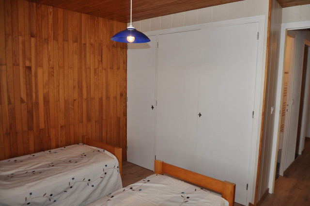 _lv_images__lot_0000000139_05_8852661