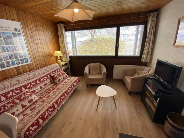 _lv_images__lot_0000000139_06_8504421