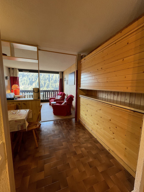 _lv_images__lot_0000000140_07_8501953