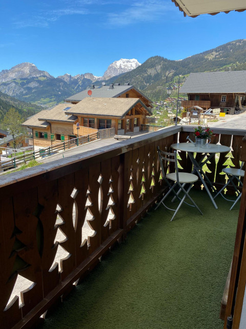 _lv_images__lot_0000000141_11_8300950