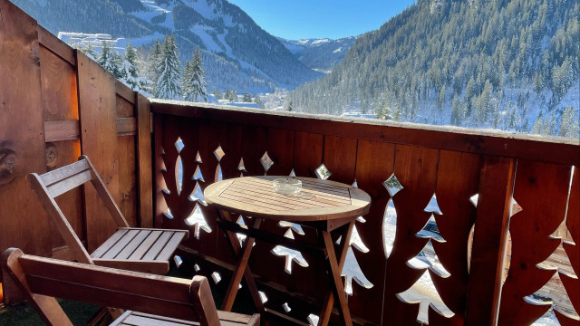 _lv_images__lot_0000000142_08_8344148