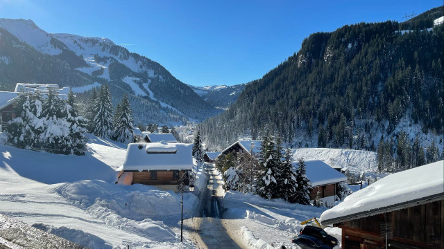 _lv_images__lot_0000000142_09_8504445