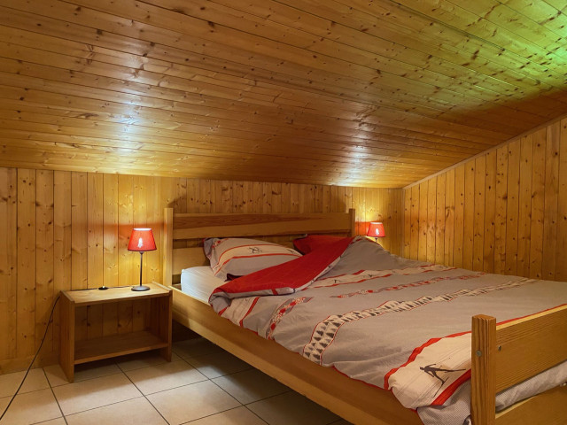 _lv_images__lot_0000000144_05_8479854