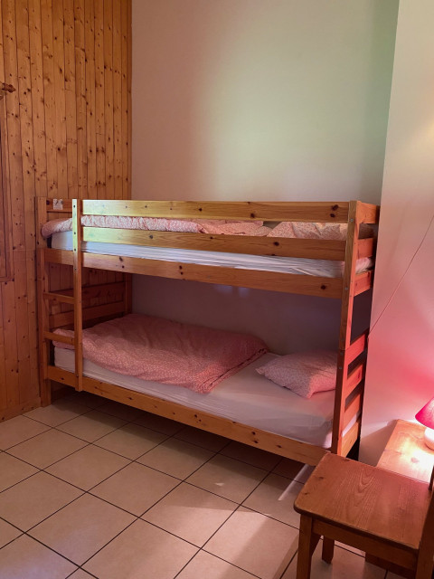 _lv_images__lot_0000000144_07_8479856