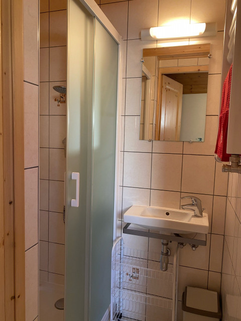 _lv_images__lot_0000000144_10_8437084