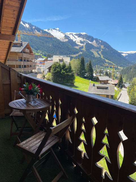 _lv_images__lot_0000000144_14_8300588