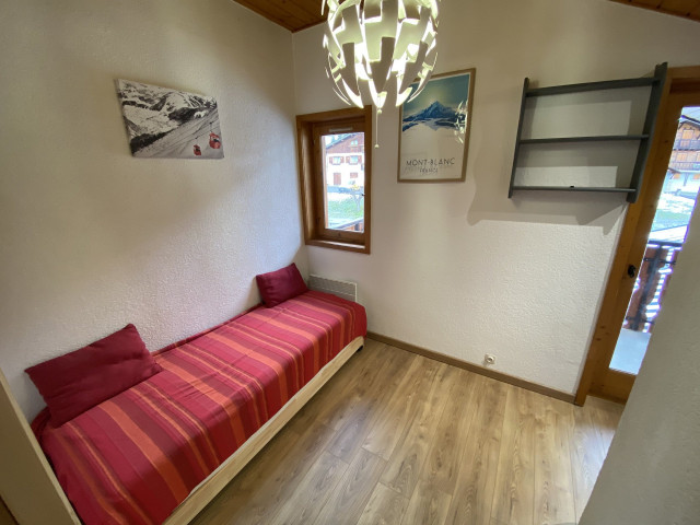 _lv_images__lot_0000000147_08_8281286