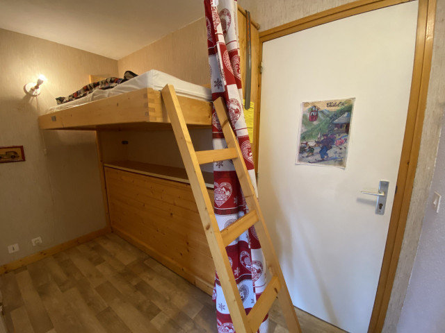 _lv_images__lot_0000000150_04_8222615