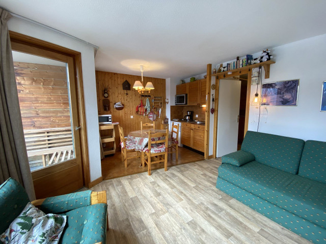 _lv_images__lot_0000000150_06_8548868