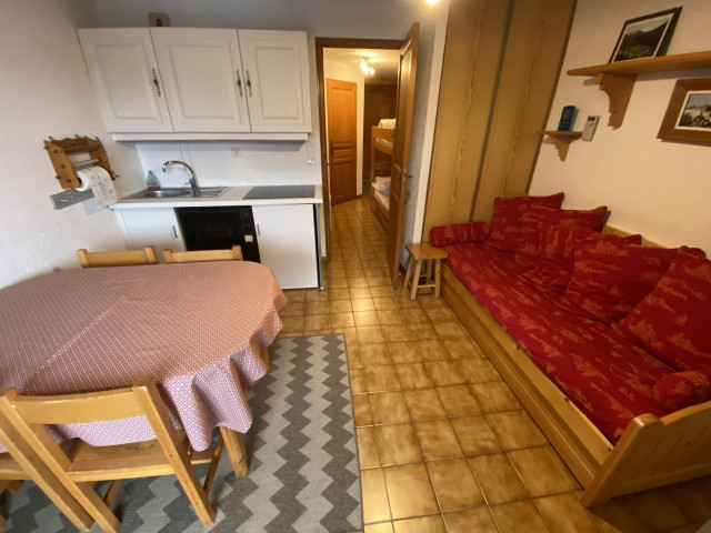 _lv_images__lot_0000000154_02_8497657