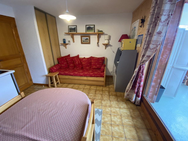 _lv_images__lot_0000000154_05_8222793