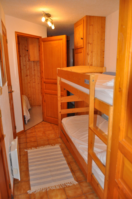 _lv_images__lot_0000000154_08_8282173