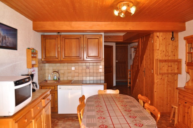 _lv_images__lot_0000000157_08_8219714