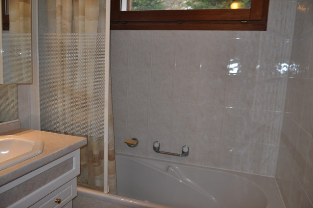 _lv_images__lot_0000000158_08_8503521