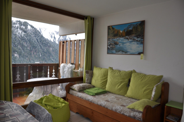 _lv_images__lot_0000000159_02_8550801