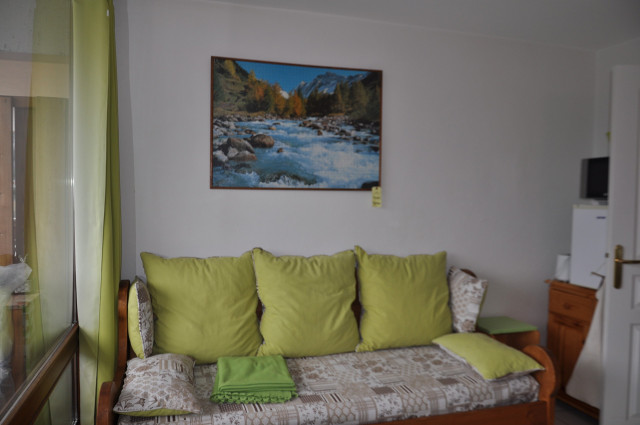 _lv_images__lot_0000000159_06_8593809