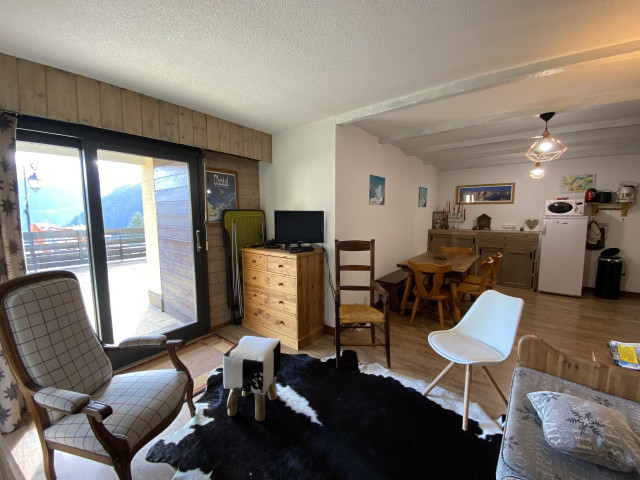 _lv_images__lot_0000000161_05_8324482