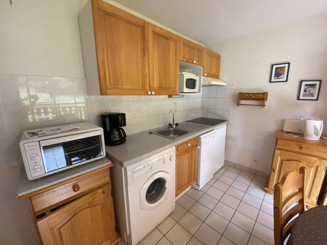 _lv_images__lot_0000000170_04_8544352