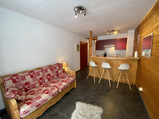 _lv_images__lot_0000000174_01_8384904