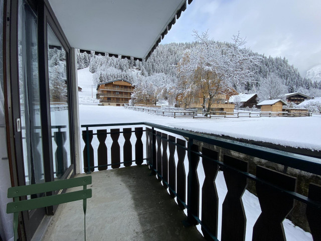 _lv_images__lot_0000000174_03_8433854