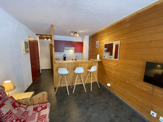 _lv_images__lot_0000000174_07_8297312