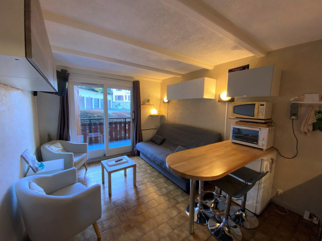 _lv_images__lot_0000000175_06_8220504