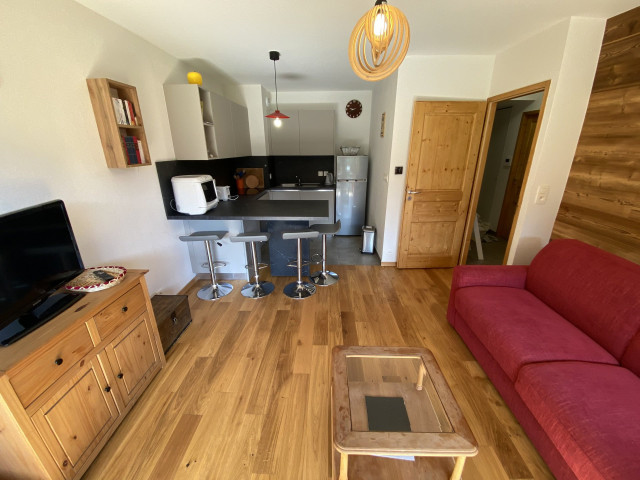 _lv_images__lot_0000000177_02_8480329