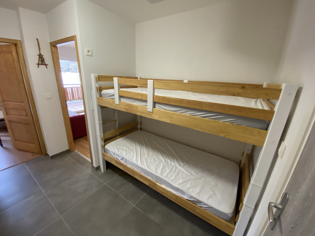 _lv_images__lot_0000000177_10_8205439