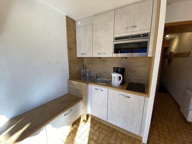 _lv_images__lot_0000000183_05_8546563