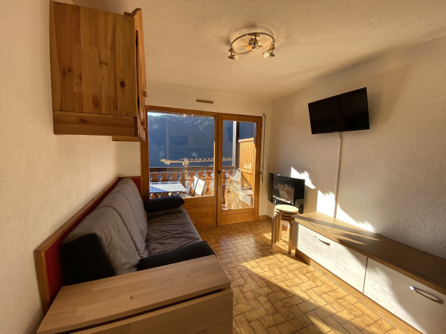 _lv_images__lot_0000000183_06_8459446