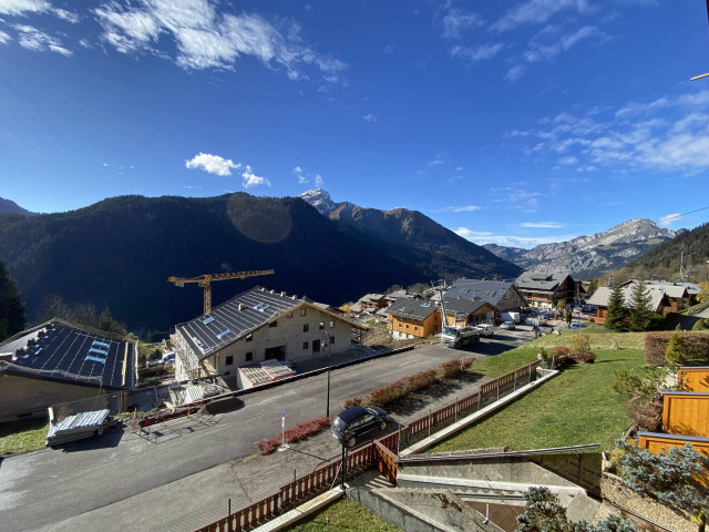 _lv_images__lot_0000000183_09_8281905