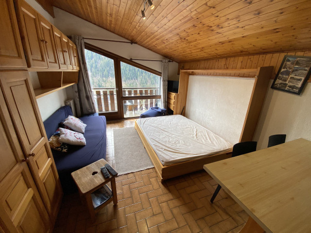 _lv_images__lot_0000000184_06_8497673