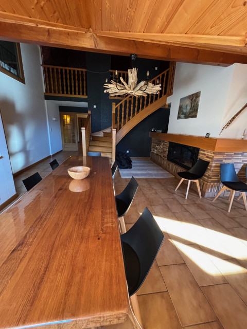 _lv_images__lot_0000000192_05_8242919