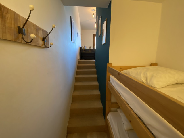 _lv_images__lot_0000000196_10_8593936