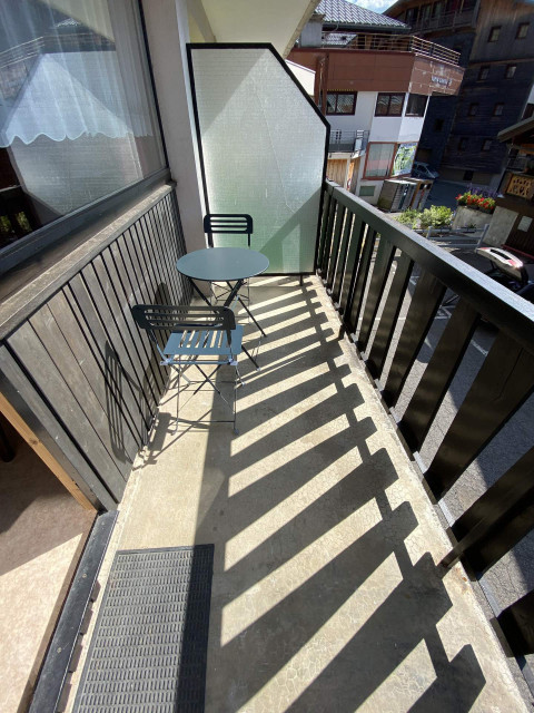 _lv_images__lot_0000000201_05_8258793