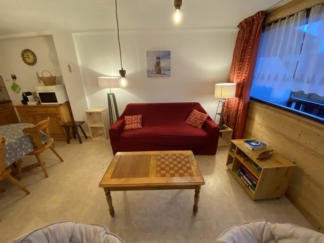 _lv_images__lot_0000000201_06_8546846