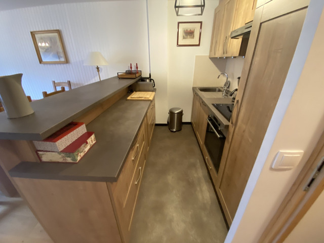 _lv_images__lot_0000000214_05_8529431