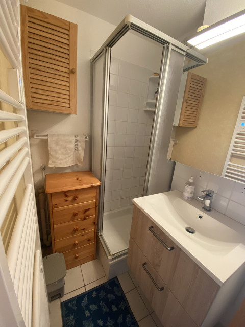 _lv_images__lot_0000000233_13_8504242