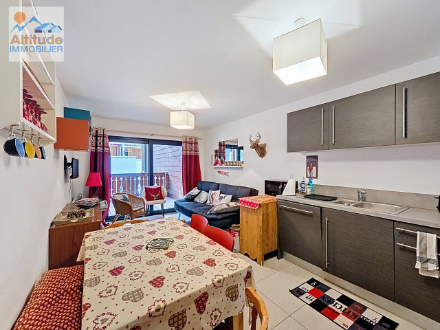 _lv_images__lot_0000000247_01_8277282