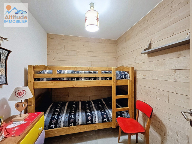 _lv_images__lot_0000000247_08_8277289