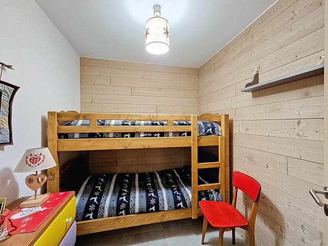 _lv_images__lot_0000000247_08_8546189